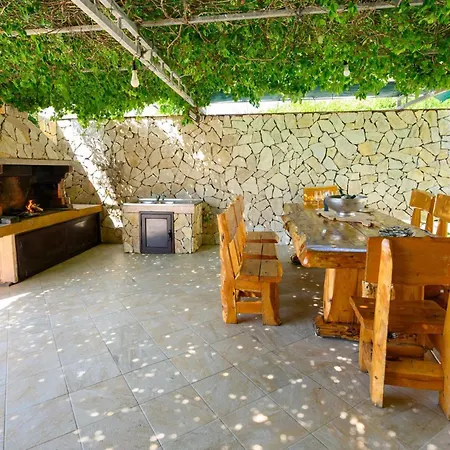 Appartamento Gorgeous In With House Sea View